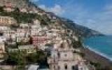 Apartment Positano: Villa Le Sirene È Una Casa Situata Nel Centro Storico Di ...