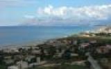 Apartment Sicilia: Appartamento Bivani Sulla Spiaggia Di Castellammare Tra ...