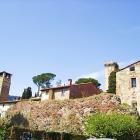 Apartment Vicopis: Appartamento In Una Casa Torre Medioevale, Elegante E ...