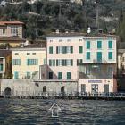 Apartment Italia: Appartamento Fronte Lago, Nel Centro Storico Di Gargnano, ...