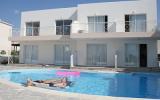 Apartment Cipro: Elegante Appartamento Con Sky Tv, Wifi, A / C, Terrazza E ...