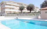 Apartment Golfe Juan: Villa In Area Residenziale Tra La Vecchia Città E Il ...
